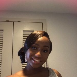 Meet your Posher, Juana